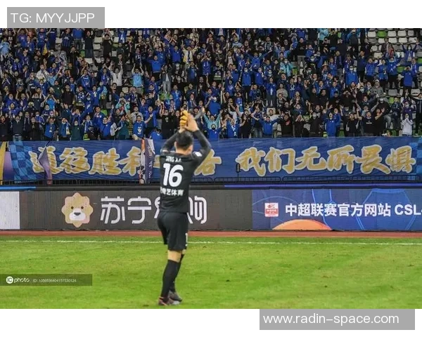 重庆当代与江苏苏宁的精彩对决谁将赢得这场足球盛宴的胜利